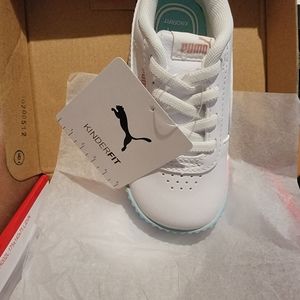 Puma Carina size 7 New